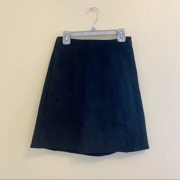 Aritzia Vegan Suede Mini Skirt - Picture 2 of 2